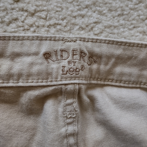 Adult/Teen Riders by Lee 14M Khaki Capris - Picture 2 of 6
